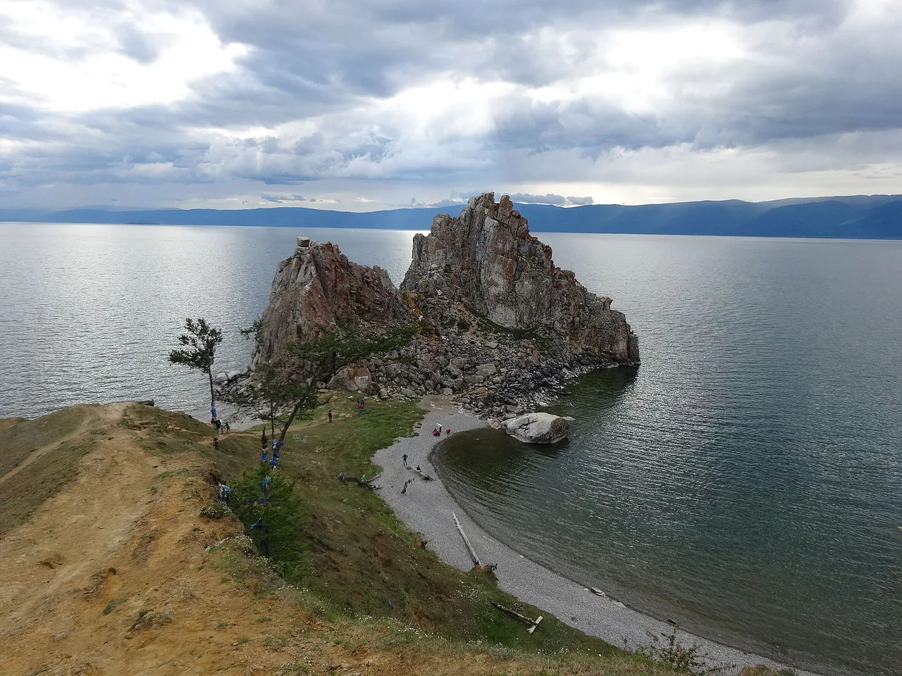 Скала Шаманка на острове Ольхон